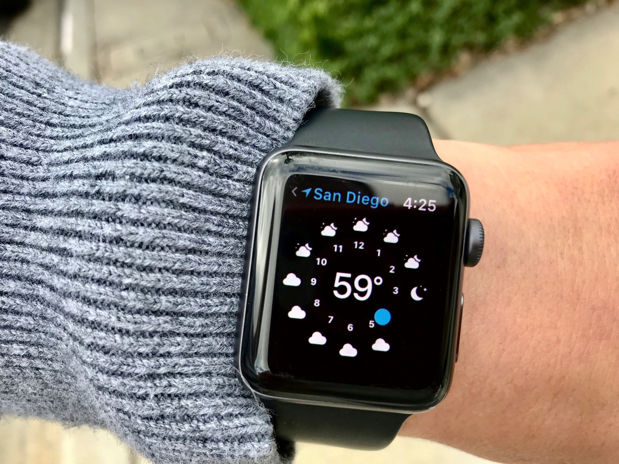 checking the weather forcast on an apple watch tonythetigersson tony andrews photography